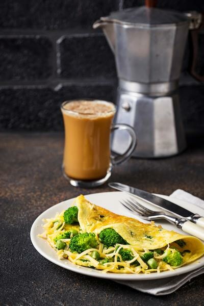 omelet-and-iced-coffee