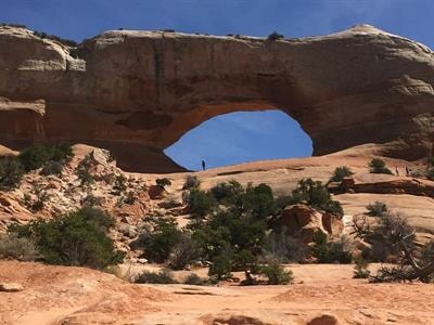 jeep-driving-in-moab-utah