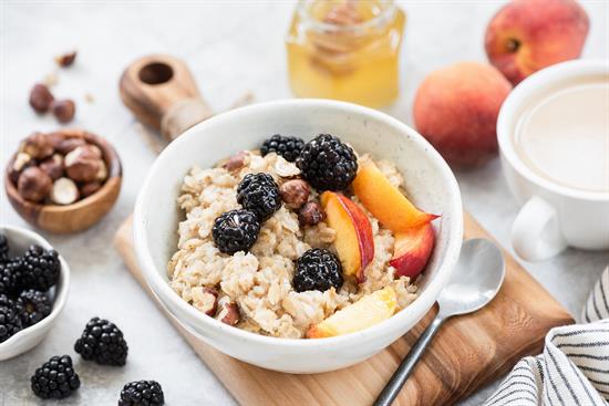 oatmeal-with-berries