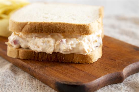 pimento-cheese-sandwich