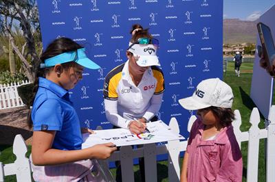 signing_at_lpga_drive_on_tournament_2023