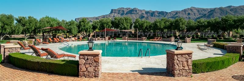superstition-mountain-pool