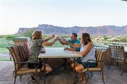 dining-on-the-patio